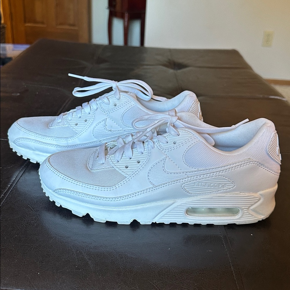 Nike Air Classic White Athletic Shoes
